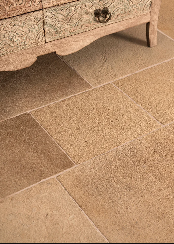 W&S Rhone Gold Limestone - Tumbled & Brushed